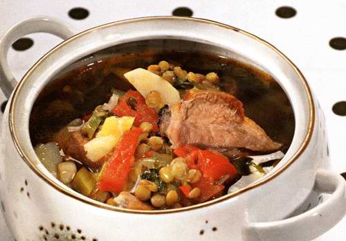 Суп  из чечевицы со свиными ребрышками с фото