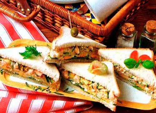Бутерброды с креветками и кабачками - фото