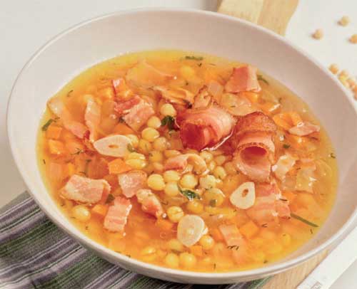 Гороховый суп с беконом и томатами с фото