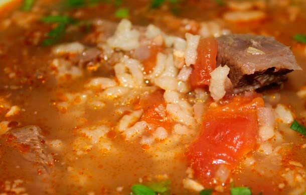 Суп на говяжьем бульоне с рисом
