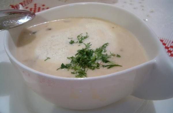 Грибной крем-суп из шампиньонов в мультиварке