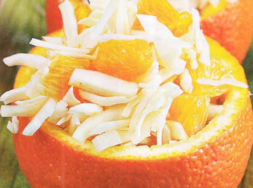 Капустный салат с апельсинами - фото