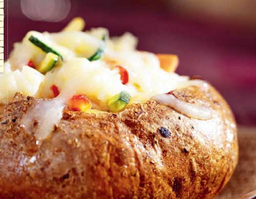Картофель, запеченный с овощами - фото
