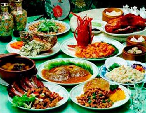 Разнообразие блюд китайской кухни. с фото