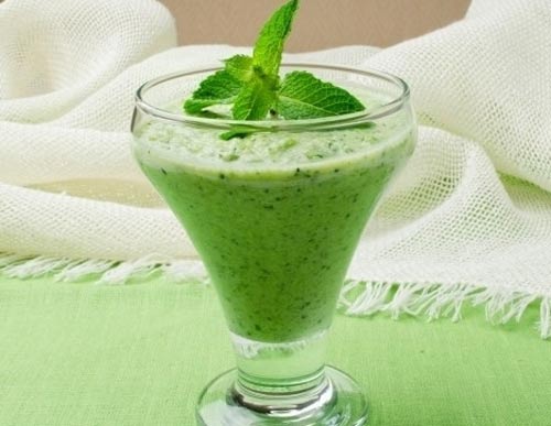 Коктейль из зеленых овощей с йогуртом с фото