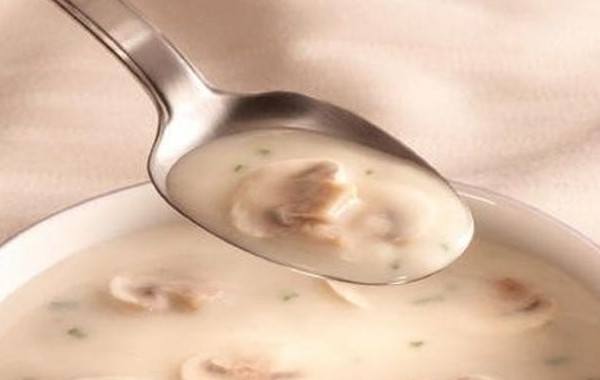 Молочный суп из курицы и картофеля