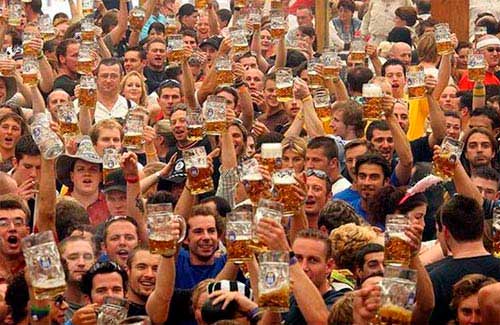 Фестиваль пива Октоберфест с фото