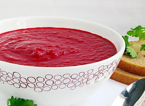 Свекольный суп-пюре с овощами