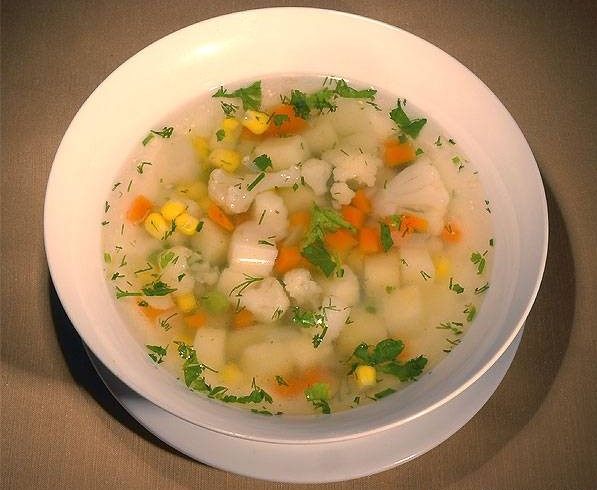 Суп с цветной капустой и овощами