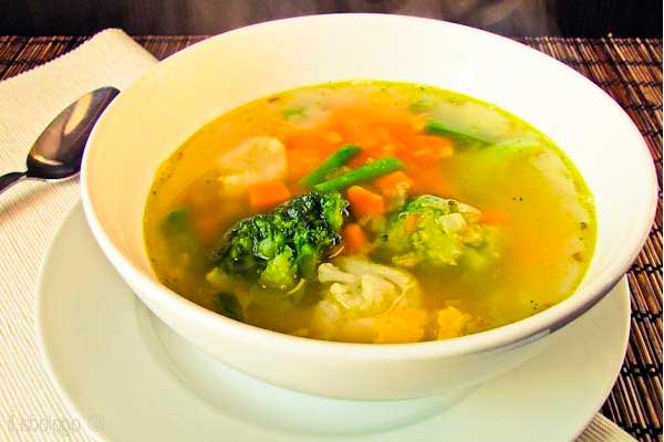Суп с овощами и капустой