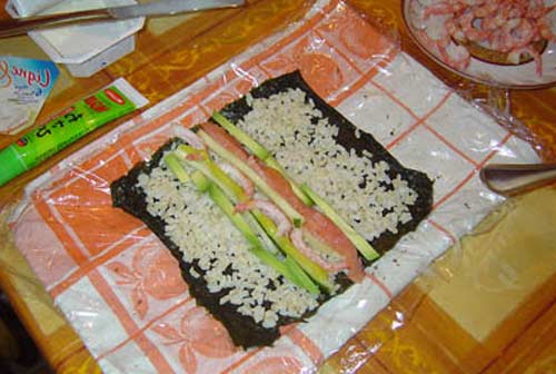 Приготовление суши - фото