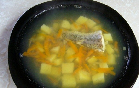 Рыбный суп из филе минтая