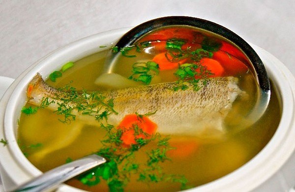 рыбный суп из речного окуня