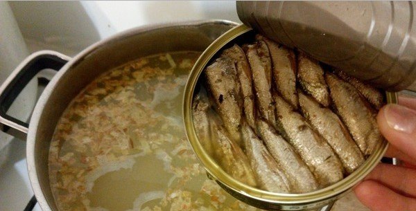 рыбный суп из шпрот