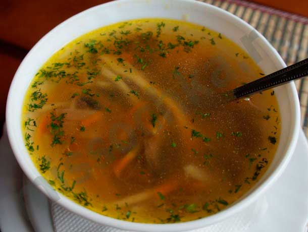 Грибной суп из сушеных грибов с вермишелью