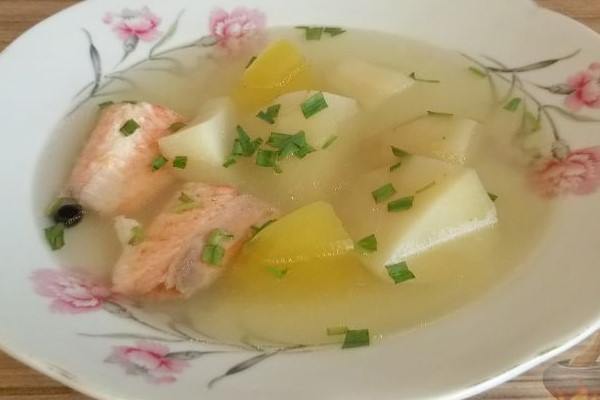 Рыбный суп с картофелем