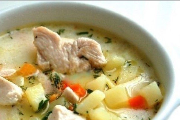 Суп куриный с лапшой и сыром