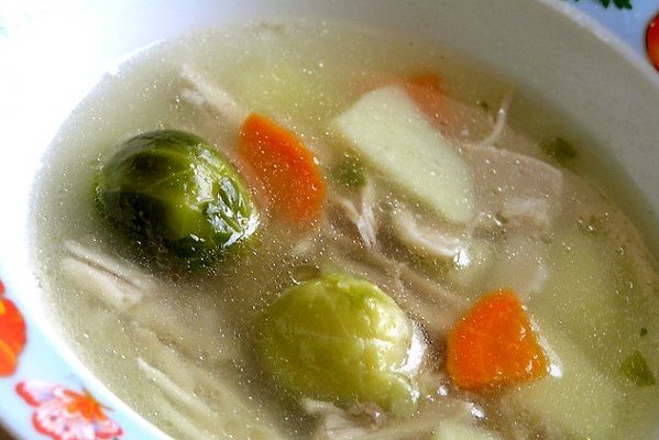 Куриный суп с брюссельской капустой