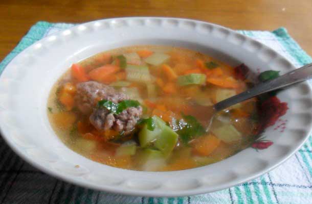 Суп с овощными фрикадельками