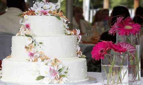 Король стола – свадебный торт - фото