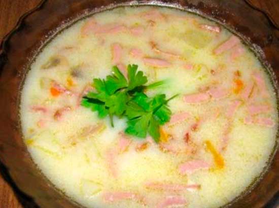 Рецепт сырного супа с грибами и колбасой