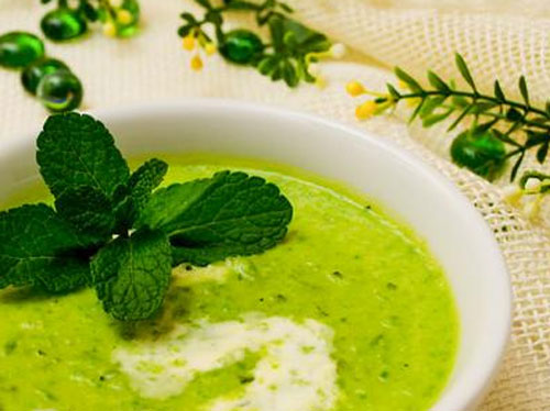 Суп-крем из зелёного горошка с мятой с фото